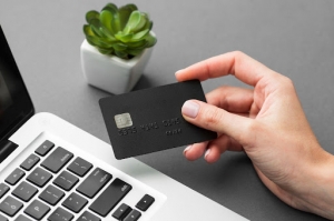 Why Should I Use a Credit Card Instead of a Debit Card? 